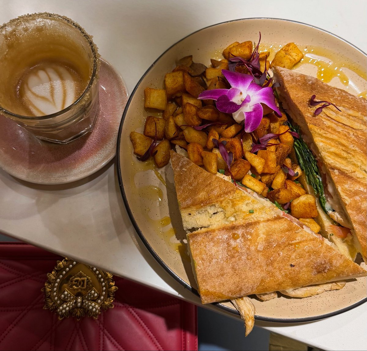 Audrey Sofia tweet media