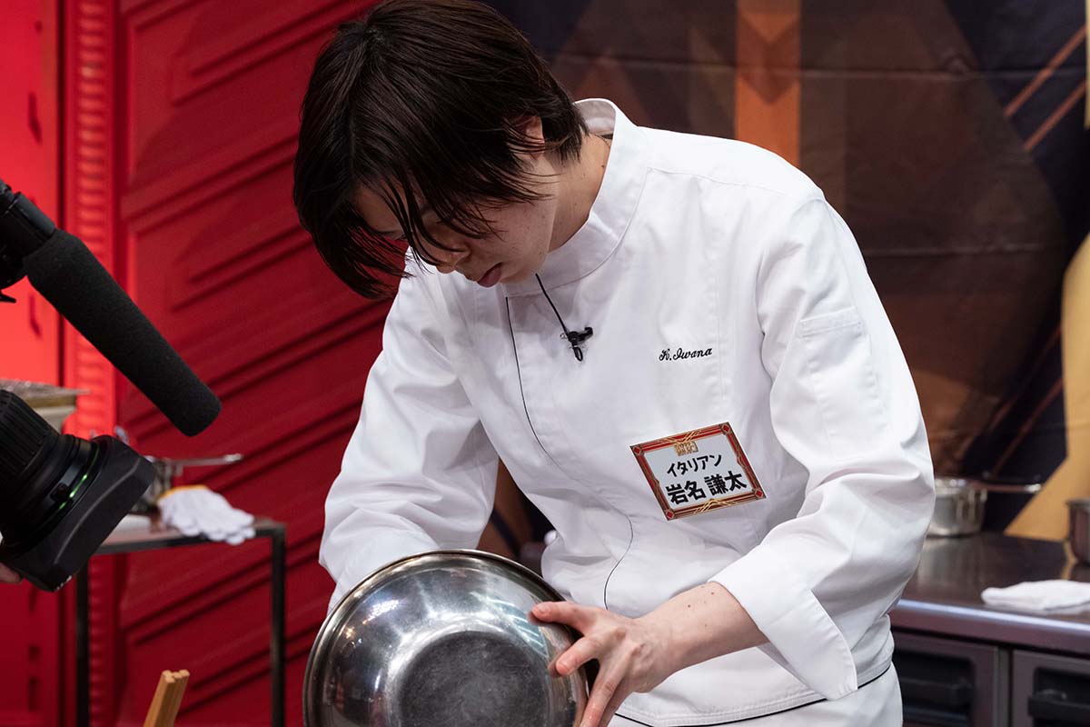 chef1_gp's tweet photo. ◤　決勝 サバイバルラウンド
　ラーメンの新・定番を作れ！◢

決勝に進んだ４名の中から
審査員の点数が高かった上位２名が
優勝決定戦に進みます！

岩名謙太（東京　イタリアン）
楠修二（京都　日本料理）
花田洋平（大阪　中国料理）
山下泰史（福岡　ジャンルレス）

#シェフ1 https://t.co/kHeUDMr0te