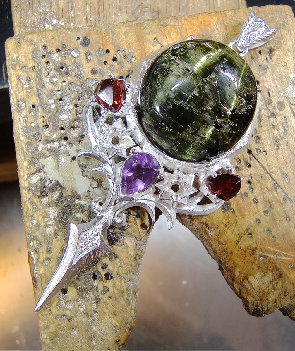 シルバージュエリー

#デザフェス に向けて制作中