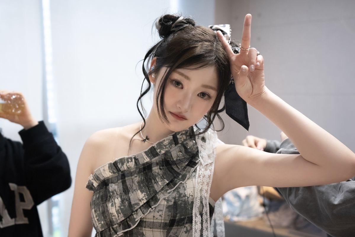 athena pics tweet media