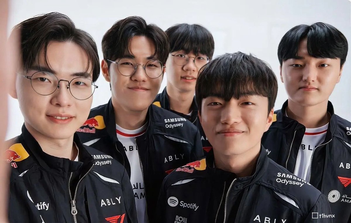 Omg, a DOFPK selfie 😍🩷