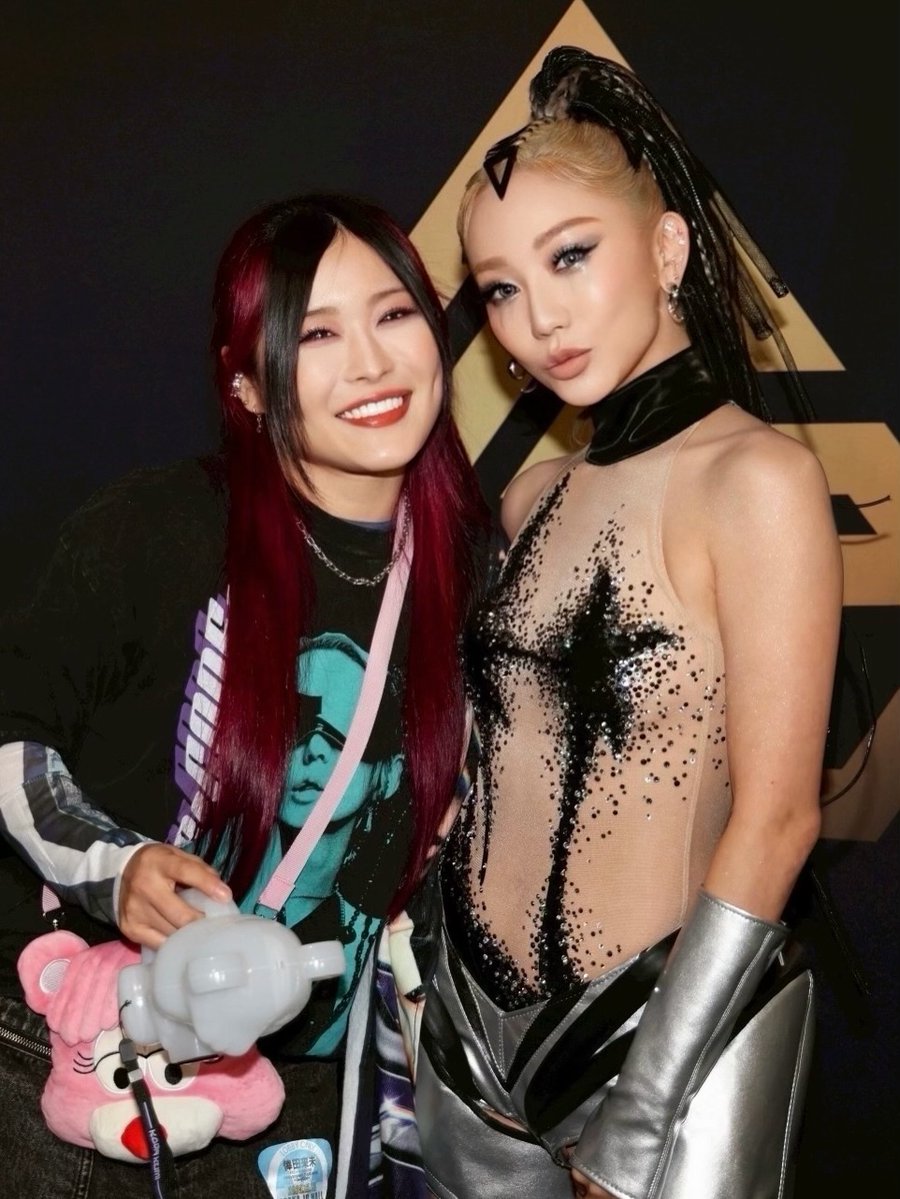 TravisJonesWWE's tweet image. #ShiraiIo-sama &amp;amp; #KodaKumi-onee-sama are 2 of the most beloved hardworking #Superstars of there generations, #TeamIyo/#TeamIo &amp;amp; #TeamKumi. #RT if u agree #WeLoveIo #WeLoveKumi #IoFansForEver #KumiFansForEver #アベマでWWE #WWERAW #RAWOnNetflix @WWE @WWEJapan @Netflix

@KODAKUMINET