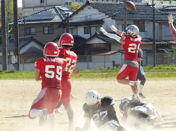 hiroshima_hawks's tweet photo. 4/18に行われたSUN in BOWLにホークスから # 13上田が参加しました

2026年度の新人募集しております
お気軽にご連絡ください
県外在住選手も多く在籍しています
(福岡、山口、島根、鳥取、岡山、愛媛)
@x2x3league 
@xleague1996 

#アメフト
#アメリカンフットボール
 #広島
 #スポーツ https://t.co/y6Gfc6eSUw