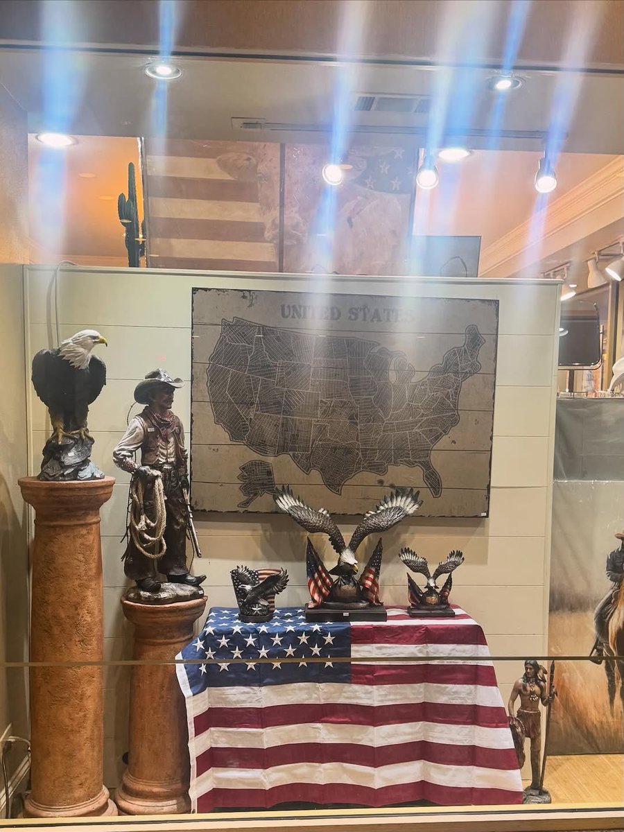 __noelleprivate's tweet image. Texas and I are a vibe 🇺🇸 I have a feeling I’m going to be spending a lot more time here. Thrilled to make new family office friends I’m equally excited to bring my European, GCC and Asian NextGen families over to show them how they do it in Texas.❤️🤍💙 #texas