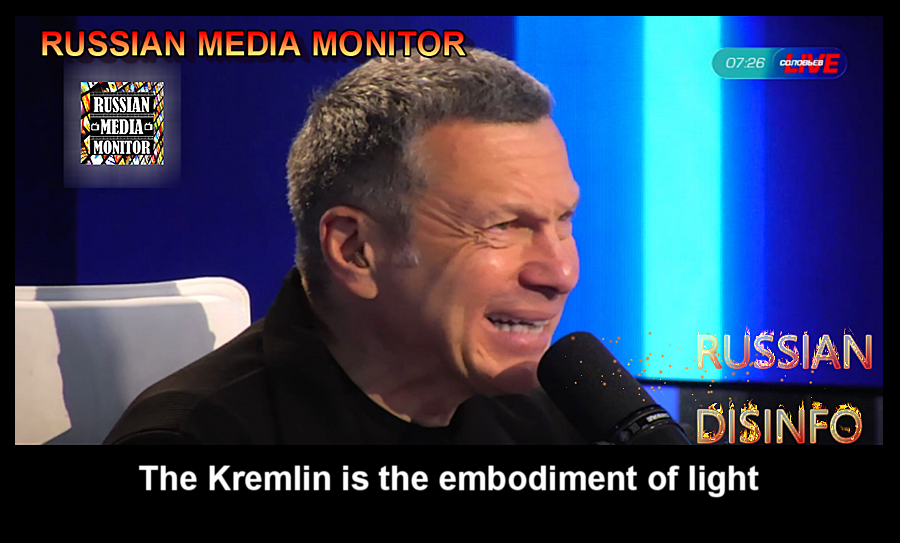 Julia Davis tweet media