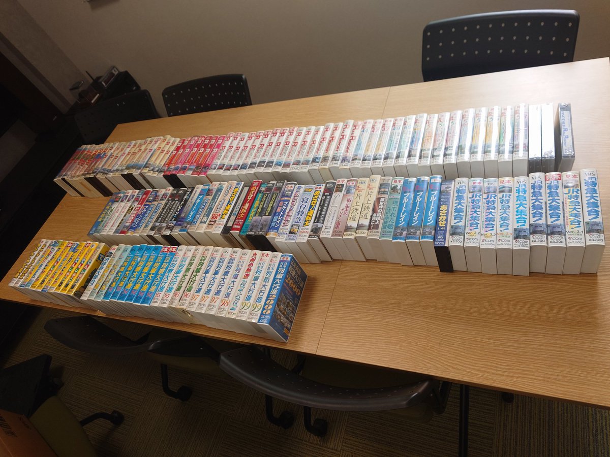 vicom_info's tweet photo. うちだって…うちだって…！ https://t.co/60OrgKyM7o