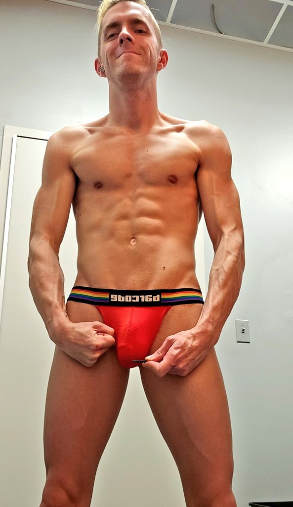 The Puppy dog :Leo🐶❤🧡💛💚💙💜😈 tweet media