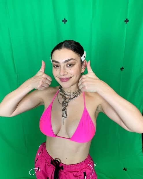 charli xcx museum tweet media