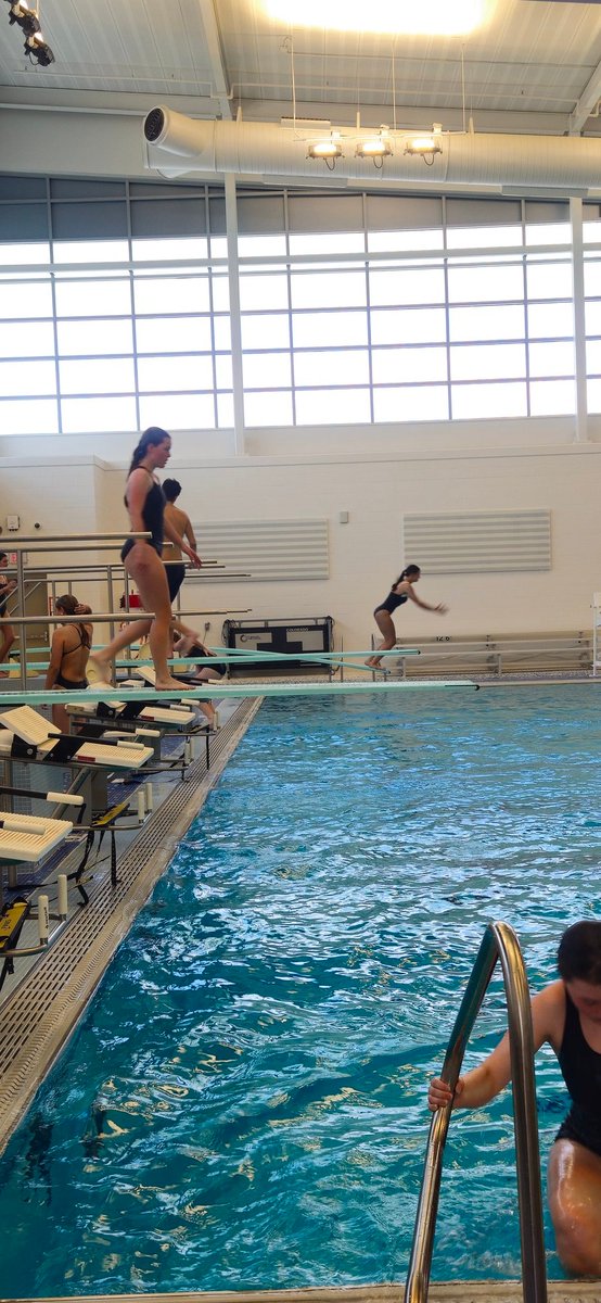 county_kenton's tweet photo. Coach Hall is working to grow the sport of diving!  
He will have 2 dive clinics in May that are open to the public for grades 4 &amp; up who are interested in springboard diving!  Beginners to advanced!  
Info included in the photos below.  Contact us to register today!! https://t.co/Ukz1Flwhcr
