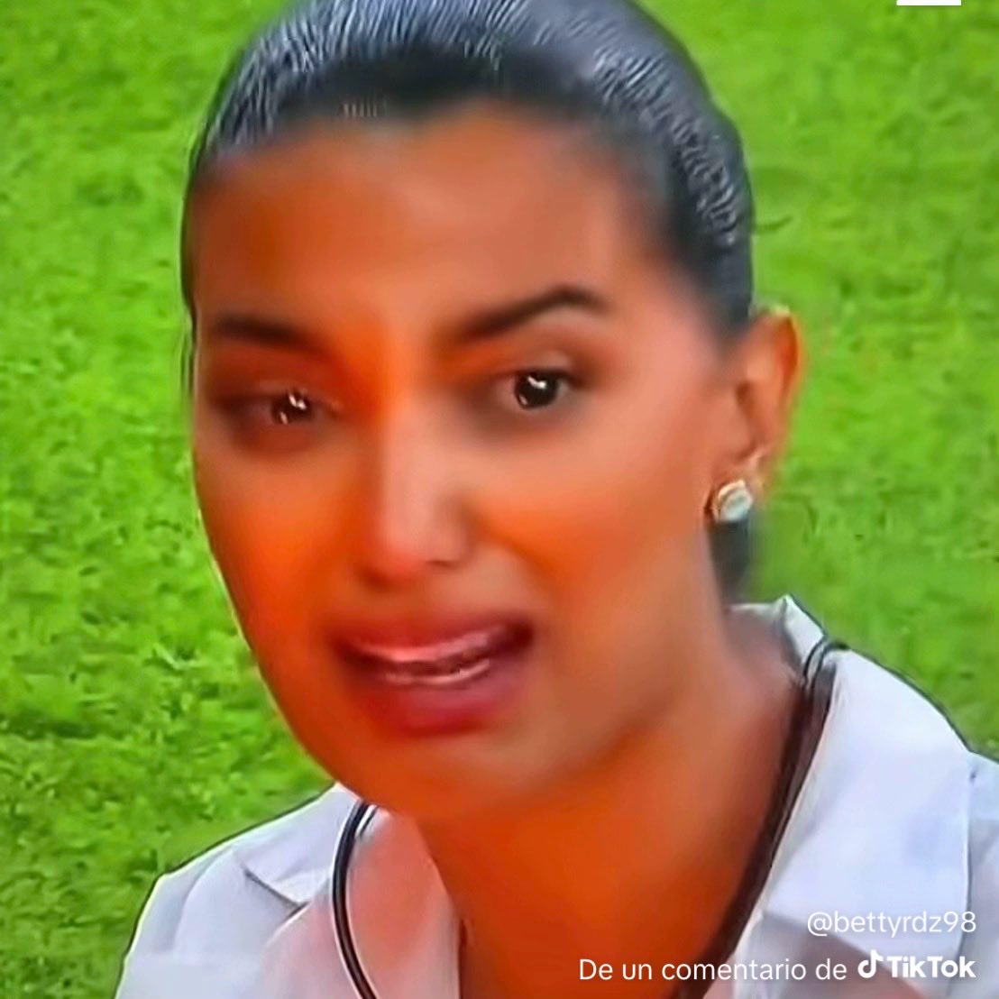 AnaSs20s's tweet photo. La ganadora de Telemundo. Una verdulera con aires de superioridad que no sabe ni hablar. Una persona que los ha expuesto desde el día 1 diciendo que les pasan información. Una homófoba, xenófoba y bulleadora.  Lo que ama @nbc @TLMDRealities 

#FabioSeQueda
 #LCDLF6 https://t.co/TrNtRCbvb7