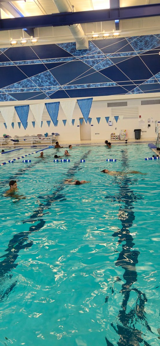 county_kenton's tweet photo. Scott HS track have been dedicating one practice a week in the pool!  A great way to provide a low impact workout to our athletes!  @shseagles https://t.co/7tvegXM4YN