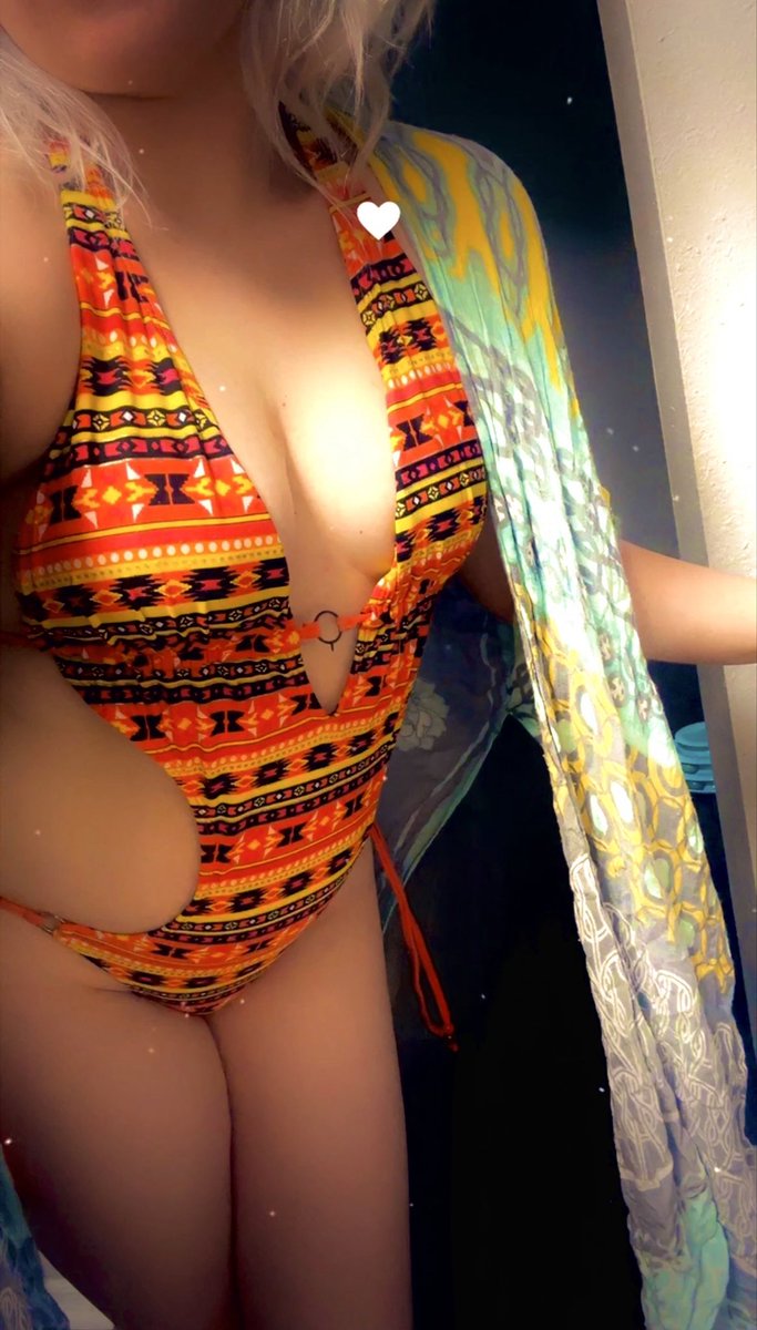 sultrysiren_69's tweet image. Pool time! 💦 ☀️ #summervibes #poolparty #bikini #pooltime