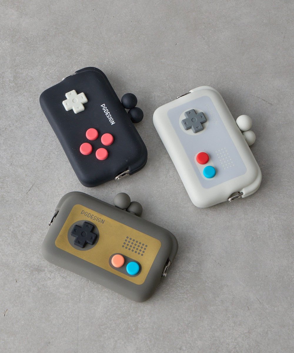 btkbhs's tweet photo. ゲームコントローラーモチーフ🎮のシリコンポーチ！こりゃかわいすぎませんか？?🥺✨しかも￥1,540とお手頃💫みんなは何色がすきですか？?😎WEBで再入荷してます🛒 pr  https://t.co/2nOfi372GH https://t.co/AtLAu7Ja9n