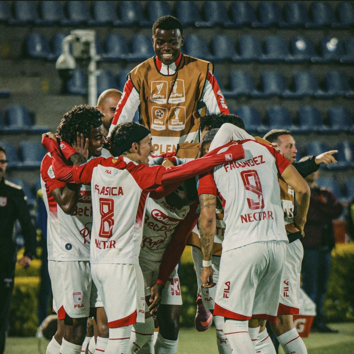 Miguel París tweet media