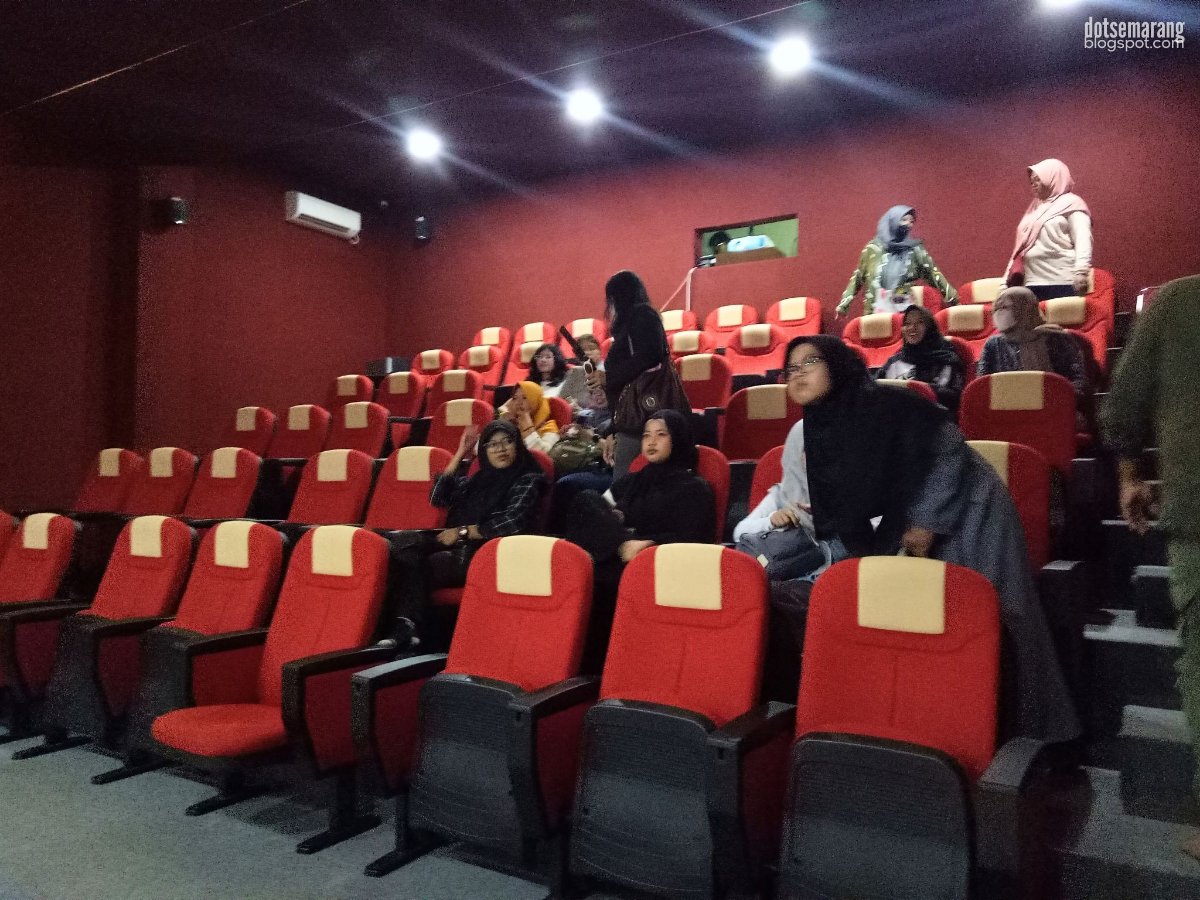 dotsemarang's tweet image. 📽️ Merayakan Hari Film Nasional di Ruang Audio Visual Perpustakaan Provinsi Jawa Tengah

Akhirnya, penantian kami untuk merayakan Hari Film Nasional secara offline tertunaikan juga.
📝bit.ly/4eyhYXe

#blog