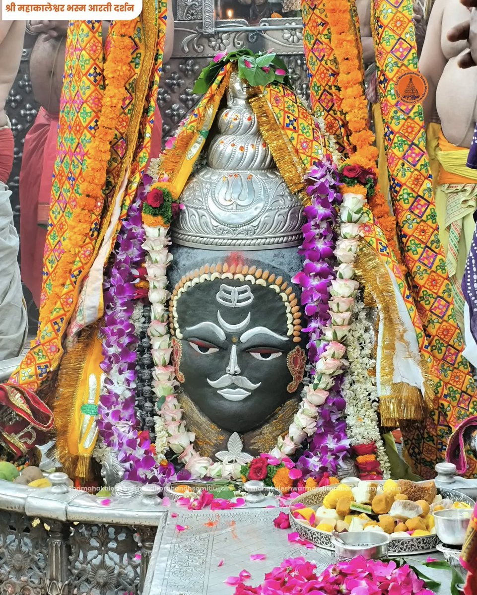 gaurish85Bjp's tweet image. जय श्री महाकालेश्वर 
दि 24-04-2026  को ज्योतिर्लिङ्ग 
श्री महाकालेश्वर जी का भस्म आरती श्रृंगार दर्शन
जय श्री महाकाल 🚩 भगवान शिव

#GodMorningFriday #HarHarMahadev