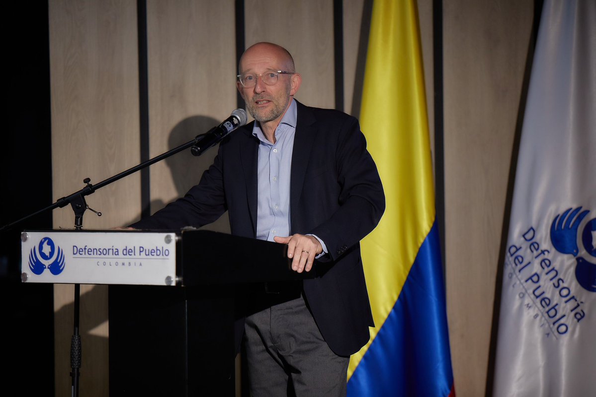 Inauguramos la exposición “Paraísos Confinados”, una muestra fotográfica que visibiliza una de las mayores afectaciones que enfrentan las comunidades a causa del conflicto armado: el confinamiento.

Este espacio, creado junto a @Acnurcolombia y la <a href="/UEenColombia/">Unión Europea en Colombia 🇪🇺</a>, estará abierto al