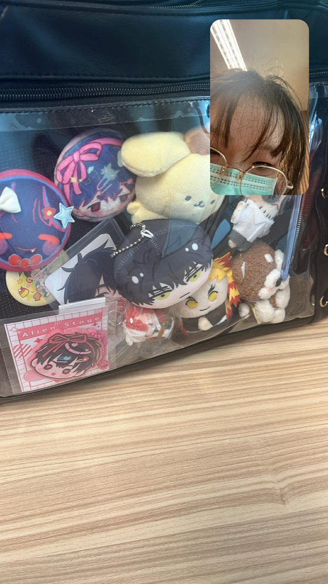 พาคุณจุนมาขึ้นวอร์ดด้วย😭(อิตะแบคผมน่าเกลียดมาก จัดยังไงทุกอย่างก็กองรวมกันเพราะกระเตงวิ่งข้ามตึกทุกวัน)