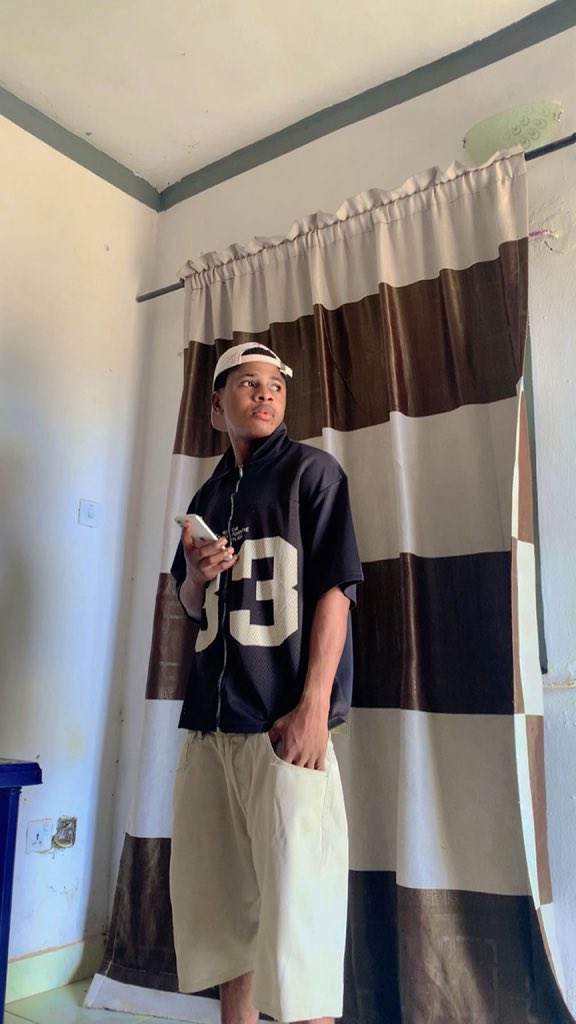 olagoodluckfx's tweet photo. The earliest bird without connections catches nothing 12:15pm.
In this picture, I was building a system at the lowest of my life, that will help me survive the highest of my life.
#WHYWHENWHERE
#WWW https://t.co/EnPLVFgZ7B