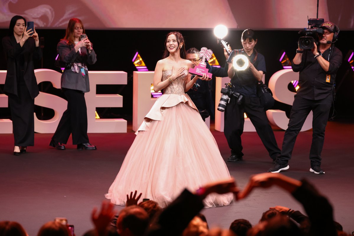 KpopHerald tweet media