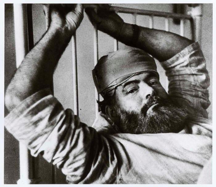 marcosduranf's tweet photo. El aislamiento es la patria de las almas cansadas".
Ernest Hemingway #Libros #Literatura #Filosofía https://t.co/AERY4101MZ
