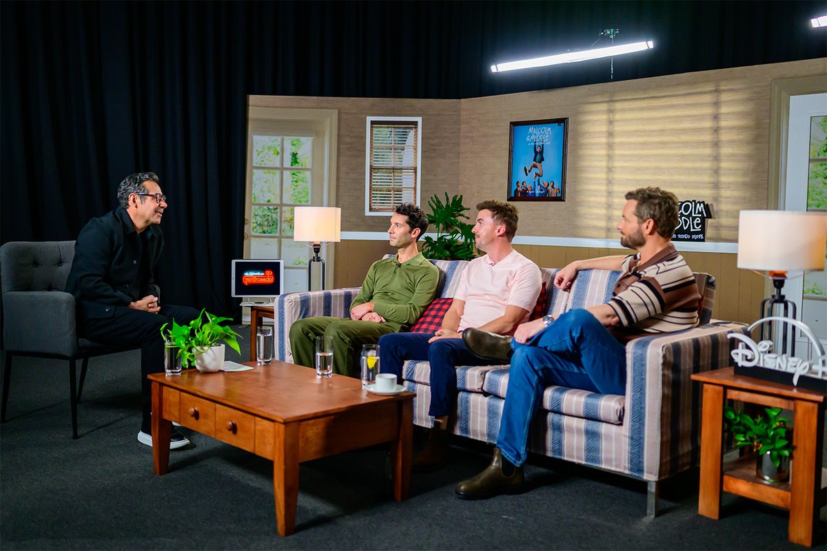 YordiRosado's tweet photo. 🔥 ¡HOY JUEVES hay SORPRESA!
El elenco de Malcolm in the Middle llega a La Entrevista 🤯
Corre a verlo YA 🙌
@frankiemuniz #ChristopherMasterson #JustinBerfield https://t.co/jTm98UA0B8