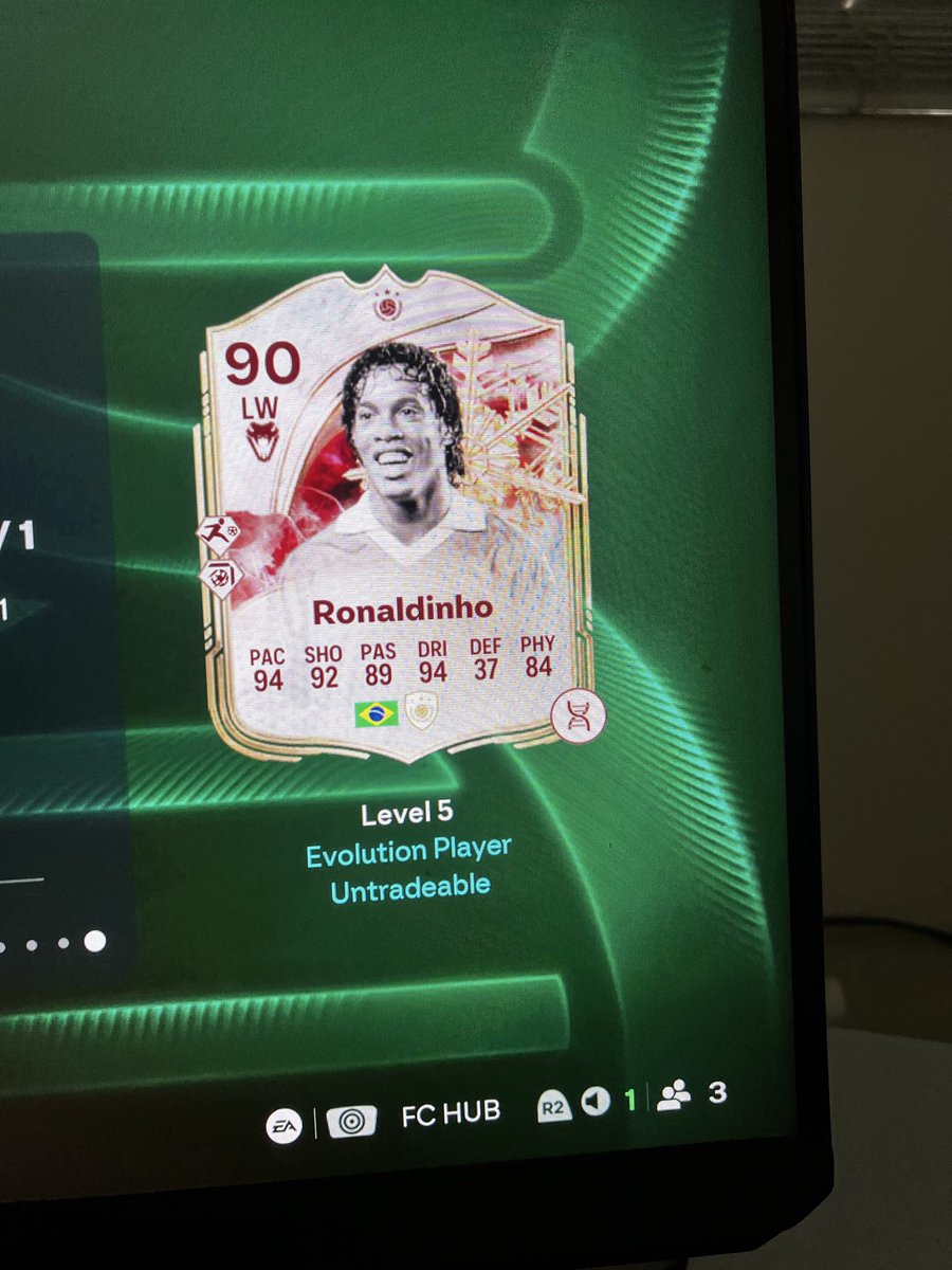 cxrtierr_'s tweet photo. @babaFut_ my evo is better https://t.co/CShznls3OU