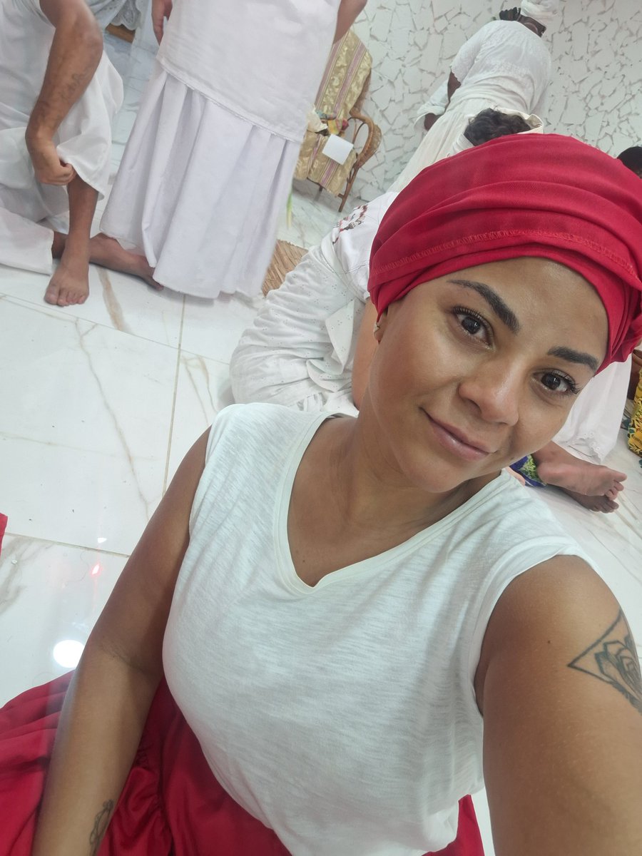 eumuniz1992's tweet photo. Pela primeira vez eu chorei na celebração de Pai Ogum...
E muita luta, tem dias que estou só o pó, mas to ali.
Avante! Ogunhe🛡⚔️
#salvejorge #paiogum #ogum https://t.co/anblL5mVFt