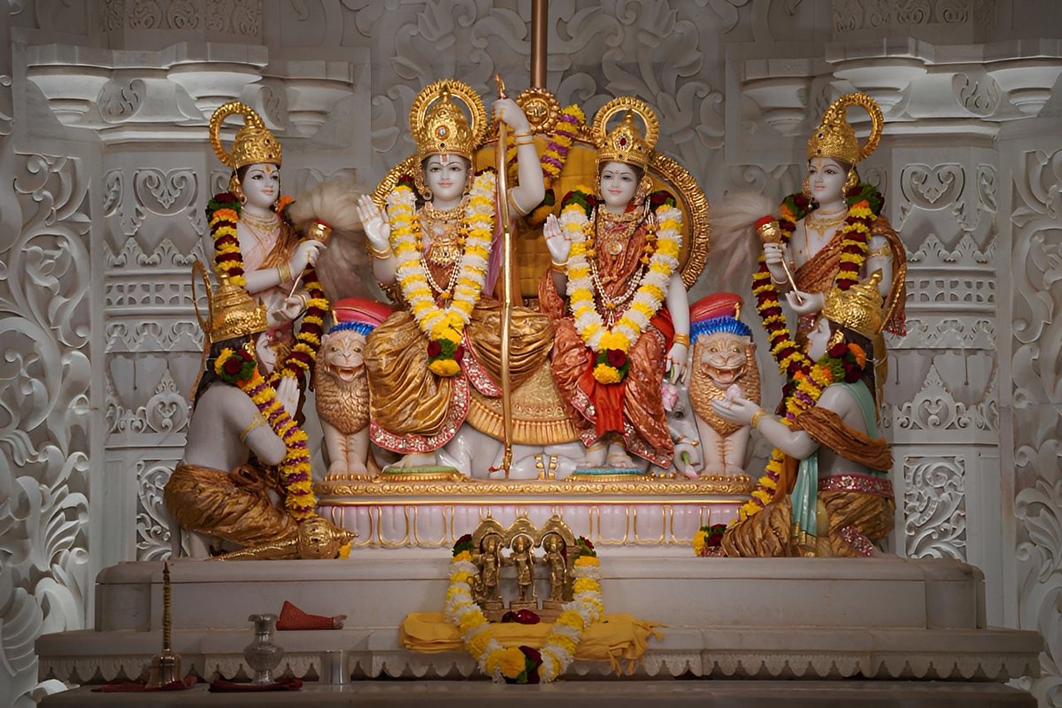 ShriAyodhya_'s tweet photo. श्री राम दरबार — प्रेम, सेवा और धर्म की पहचान। https://t.co/oAB3hCarqK