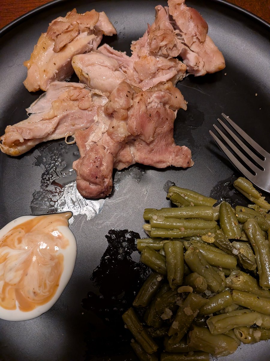 MadHattrRoxx45's tweet photo. Dinner On da #Pl8...
#BakedThighs, Yo! 😋
@StewsSauce https://t.co/xZHuFLwINS