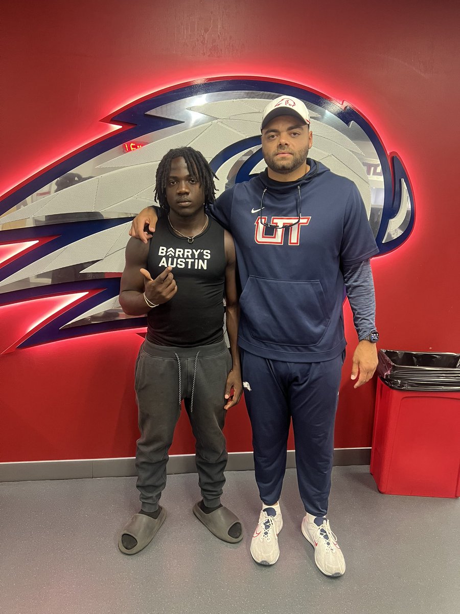 Festus__Nnadi's tweet photo. Had a great time at Utah Tech, Cant wait to see how they do this season @LACitySection 
#BlazeForward @CoachNolanGivan
@CoachJTorres29 @CIFLACS @utahtechu
@AthleticsDrew https://t.co/AmZEA3kF46