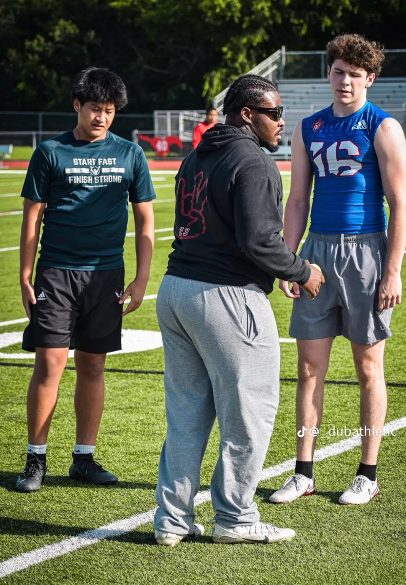 LoganStebbins29's tweet image. 6’2” | 195 | LB/TE | Class of 2029
Freshman year is done. The work isn’t.
Spring ball. Speed training. Position work. Every week.
I play because I love it. I work because I want to be great.
🙏
#LB #TE #Classof2029 #EYES #DUBathletics @argylegridiron @Coach_Lundy