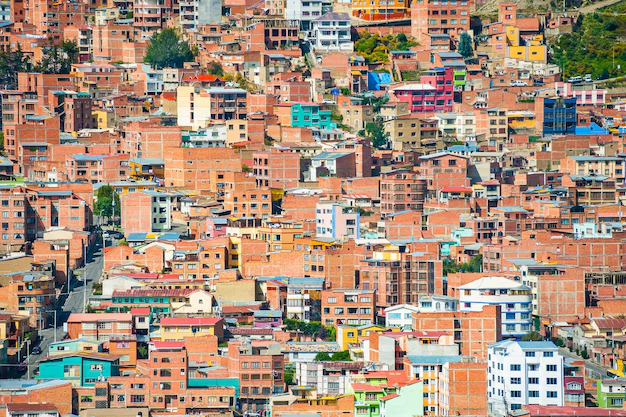 <a href="/maps_black/">BlackMaps 🗺️</a> Nosotros no los discriminamos por su color de piel o porque sean más feos que pisar mierda descalzo, sino que traen todas sus costumbres de mierda acá. Esta es una foto de casas en plena capital de bolivia: La Paz. Toda esta marronada la replican acá en las villas