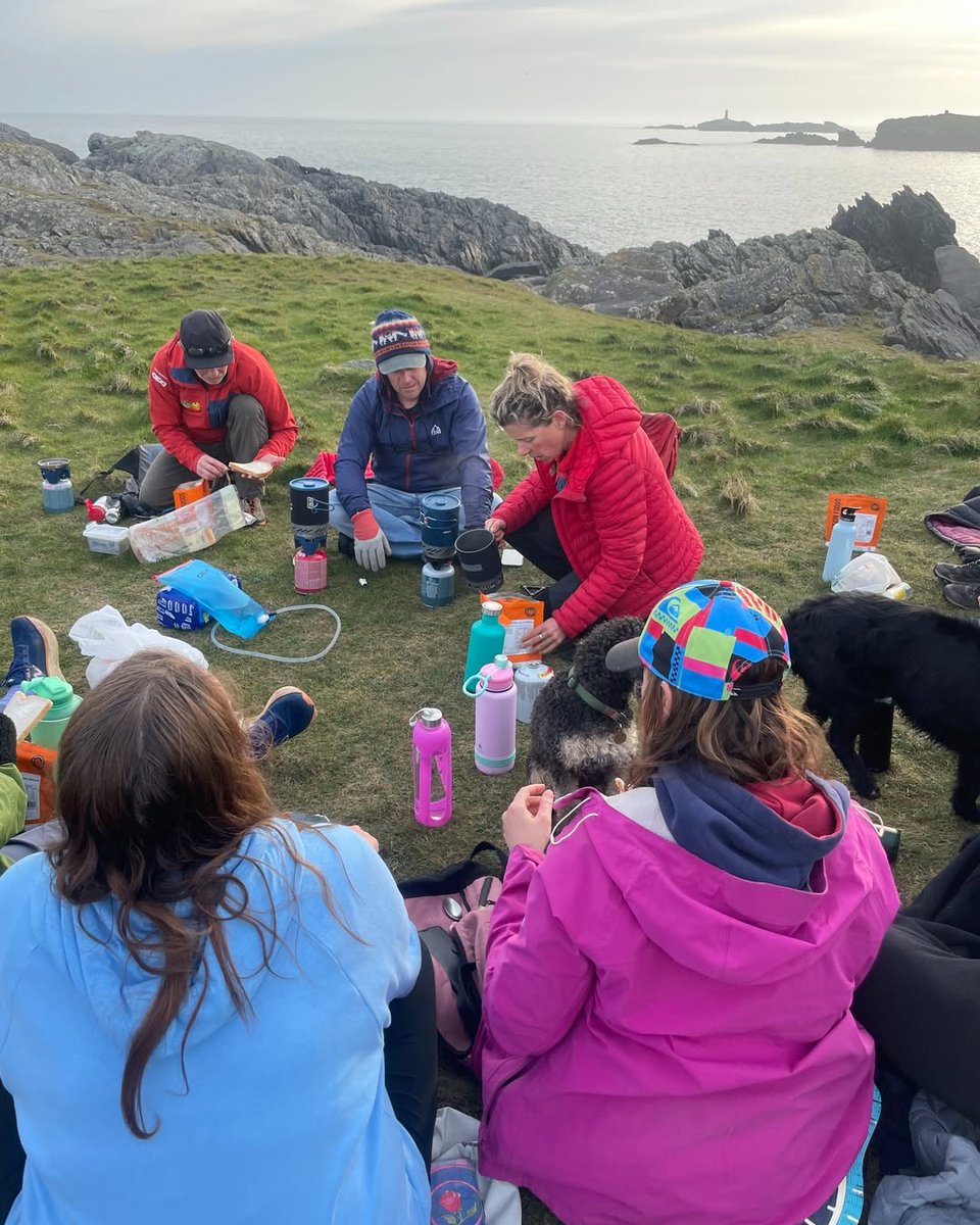 ExpeditionFoods's tweet image. On every 5 day outdoor programme, we aim to have one of our dinners outside. We want to instil a sense of adventure in our group and show them how to enjoy the great outdoors...

#adventure #outdoorfun #expeditionfoods #freezedriedfood
Reposted from @climbingoutcharity