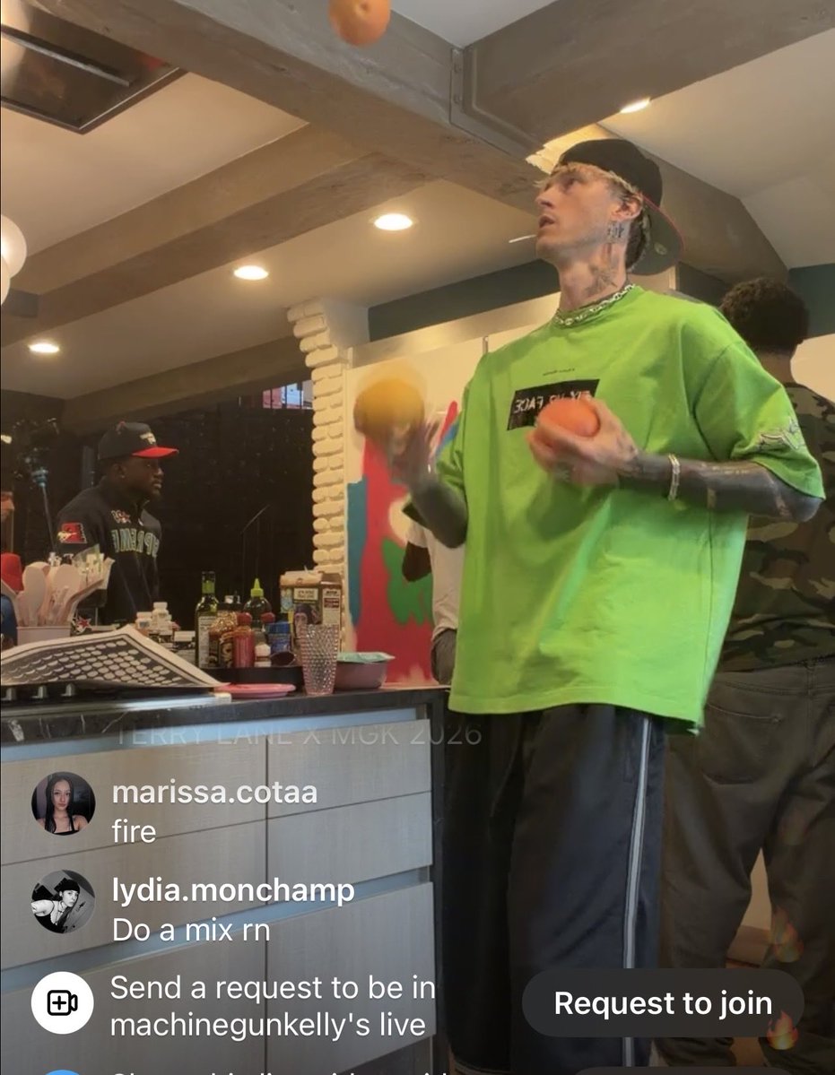 alinah xx tweet media