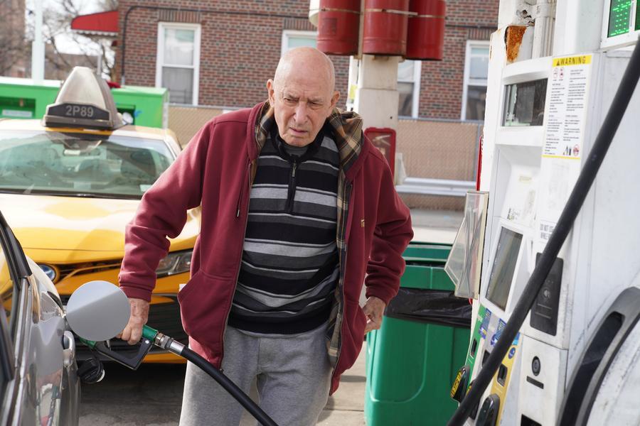 VoiceofPD's tweet image. #US President #DonaldTrump claimed Thursday that he has no "rush" to end the weeks-long U.S.-Israeli war with #Iran as negotiations have been stalled, while expecting U.S. citizens to spend more money on #gasoline "for a little while."
Read full: en.people.cn/n3/2026/0424/c…