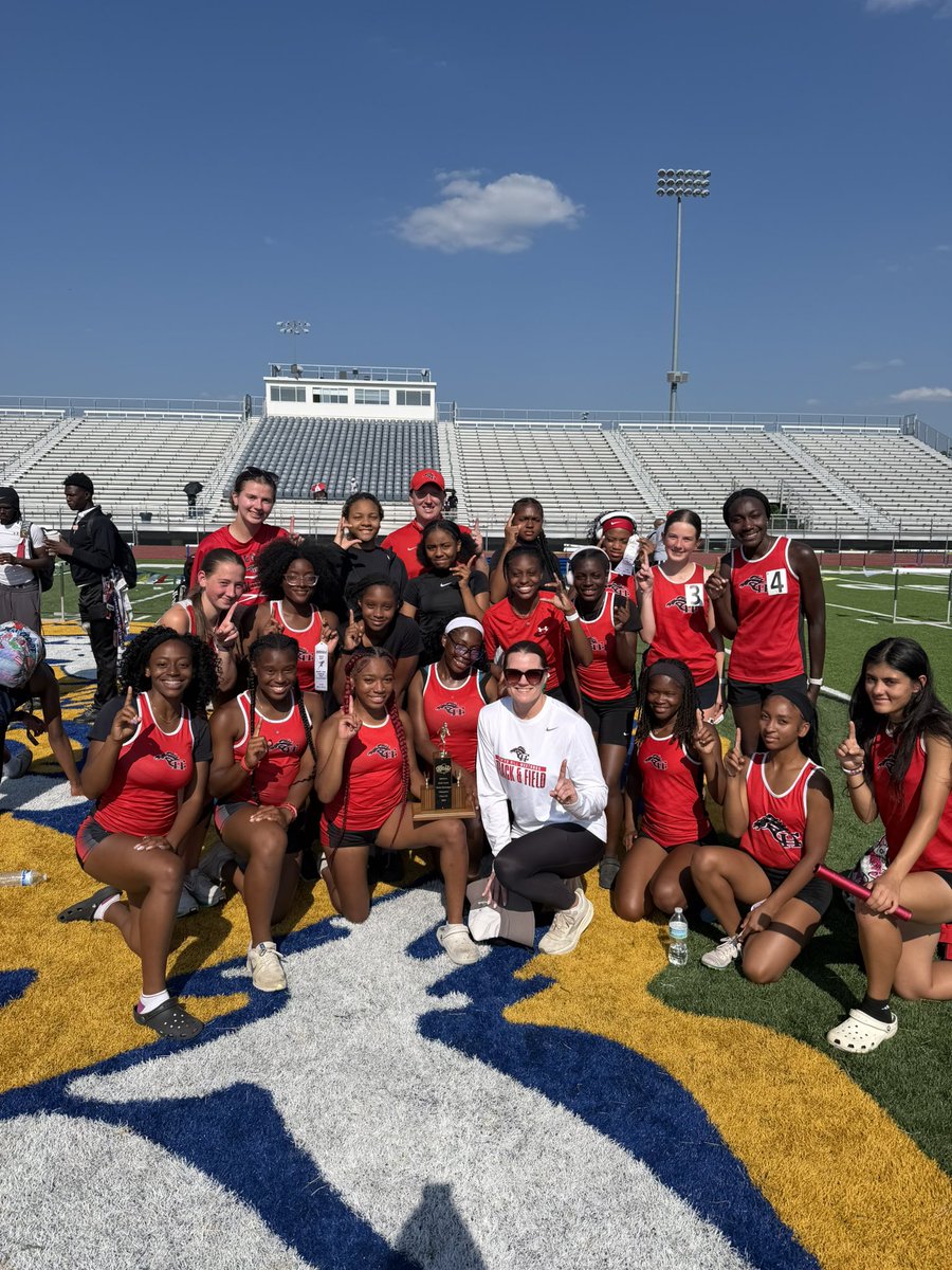 chhstrack_boys's tweet photo. Center Hill High School Girls North Half  Champs @DBcoachwms @TweetDCS_CHHS @CoachOwensCHHS https://t.co/tRcNQuiWYa