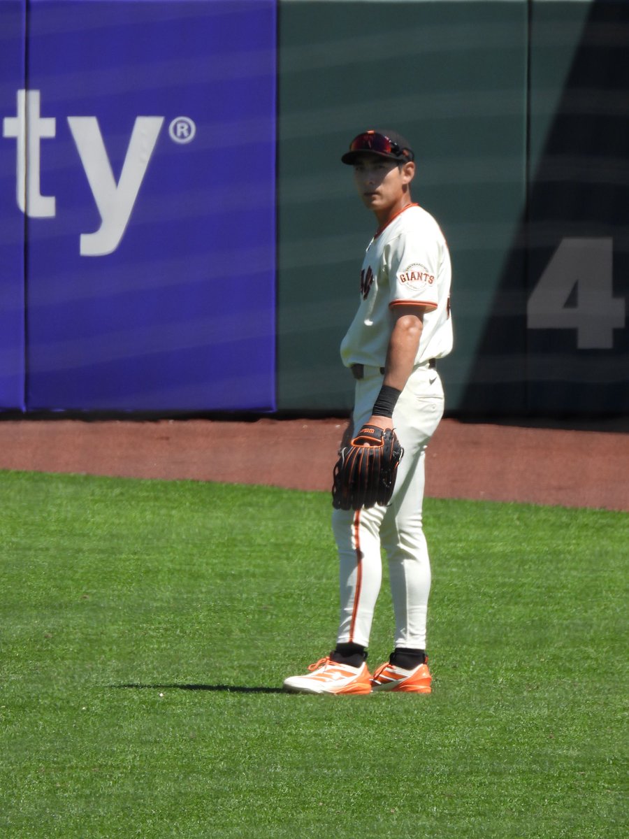 minjeong__kim_'s tweet image. [4/23/26 vs LAD] 오늘은 져서 아쉬우니 잘생긴 정후나 봐요 | Handsome?

#JungHooLee #이정후 #sfGiants 

instagram.com/p/DXfiokCj4n1/