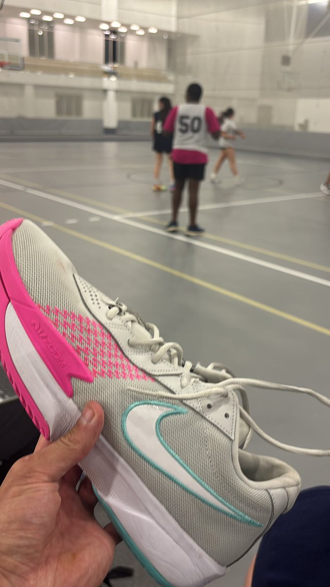 HaroldKennDawg's tweet image. IM basketball playoffs (last basketball game ever) in 30 minutes #mambamentality #thelastdance 

-Kenn (EKU ‘21)