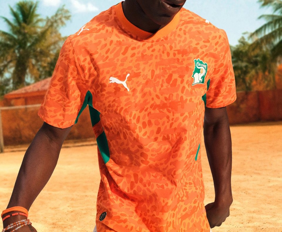 footballfashion's tweet image. Côte d’Ivoire (Ivory Coast) 2026 World Cup Jerseys: PUMA Releases Home and Away Kits for FIFA World Cup 2026 🇨🇮

bit.ly/IvoryCoast2026

#PUMA #PUMAFootball #CIV #LesElephants #IvoryCoast #FIFAWorldCup #CopaMundialFIFA #WorldCup #CopaMundial #coupedumonde
