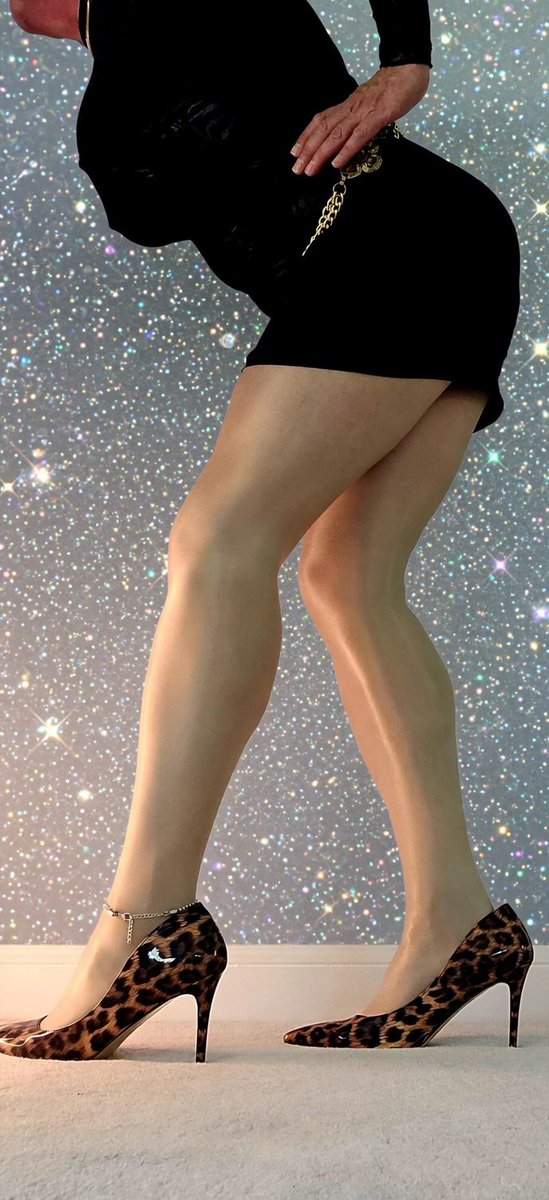 LinzeeInHeels's tweet photo. Sweet dreams. #crossdresser #HighHeels #sexylegs #CDstyle https://t.co/y5FMyhycVN
