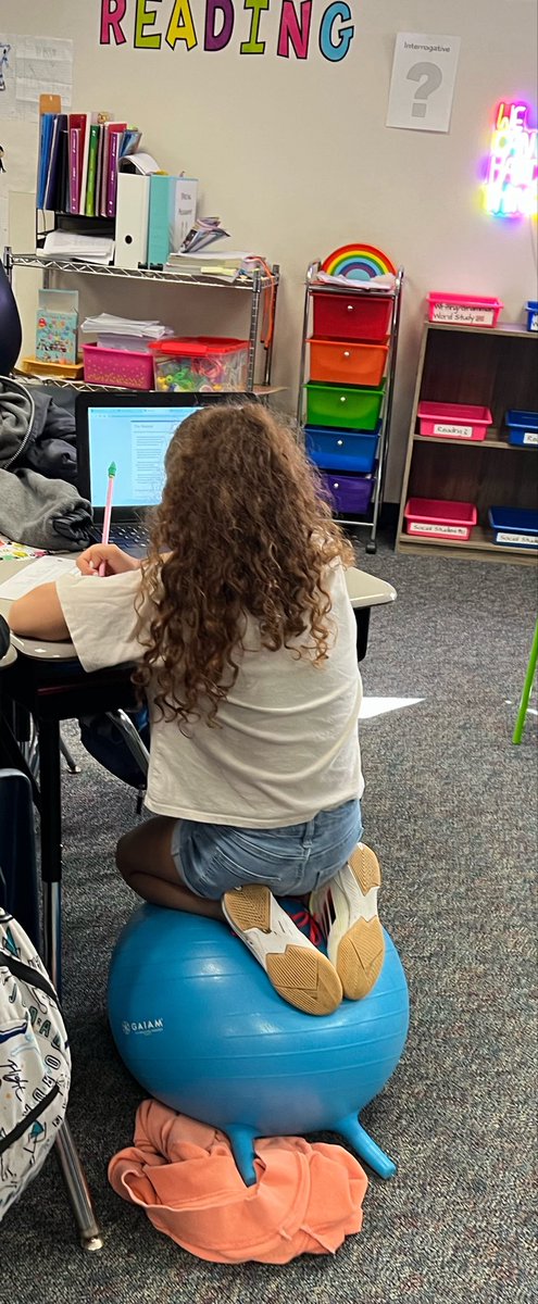 Zavalacaring's tweet photo. Let’s Wiggle. Sometimes our brain and body needs a little movement during learning.  #flexibleseating @hoodcase97 @AlvinISD_EL @AlvinISD_EdFdn https://t.co/x97wmJnIwo