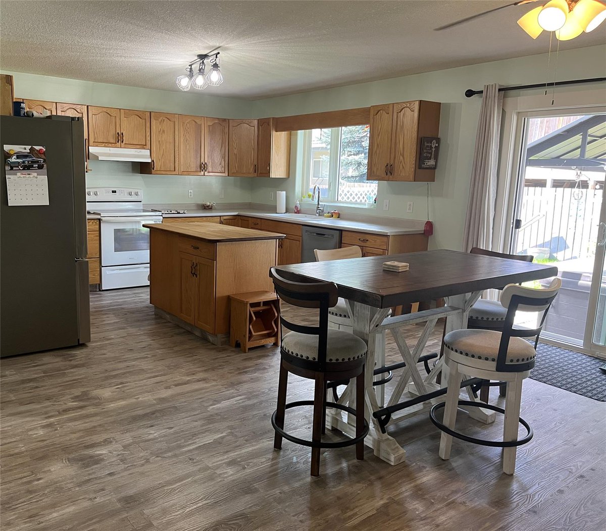 RedheadHomes's tweet photo. 2034 Saddleview Avenue #Lumby 2 Bedroom Home on Flat Lot - Freehold Option for 1st Time Buyers &amp; Empty Nesters! Call Sandra at Royal LePage Downtown Realty 250-549-0897
https://t.co/9hxg0CkqQQ

#firsttimebuyers #strataalternative
#emptynesters #lumbyhomeforsale https://t.co/tMplGG2Ybb