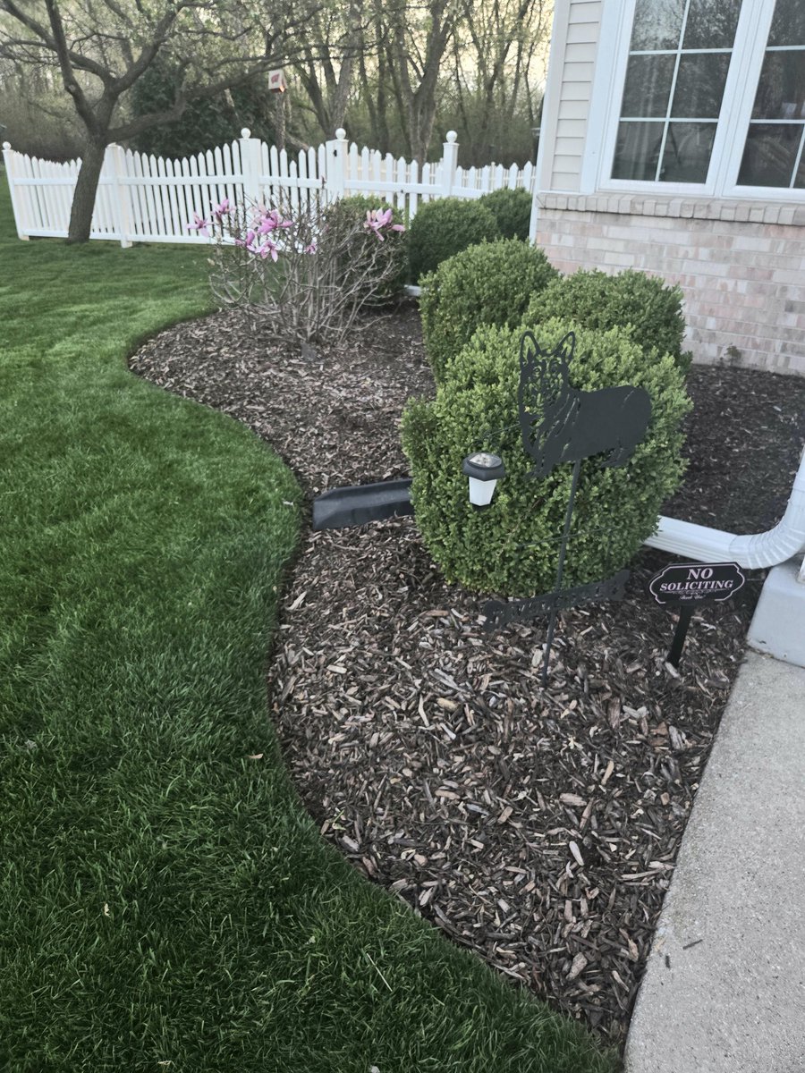 kbbrew82's tweet photo. Opening Day. Mother Nature helped us out a bit this year.🌧 #FirstCut ✂️ #lawnwars @vincevitrano @lanceallan https://t.co/vSLGKbSDT5
