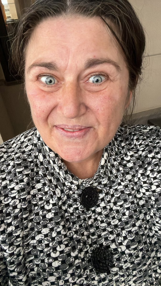 alotofgoodness's tweet image. quite frankly… I’m sick of people thinking I’m #OUTOFMYMIND.   I don’t pay rent for a #Reason #Sisters