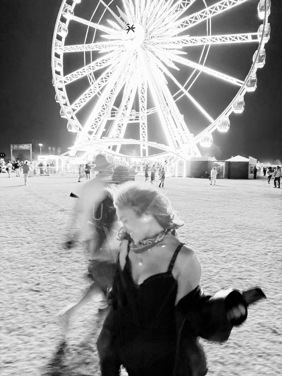 alyza_xXx's tweet photo. Coachella Day 2 https://t.co/ylBp2U4vYA