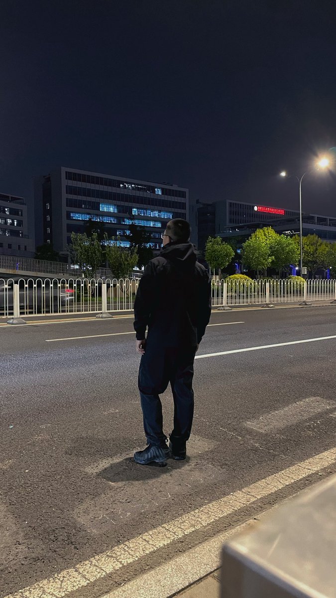 不一样的suit tweet media