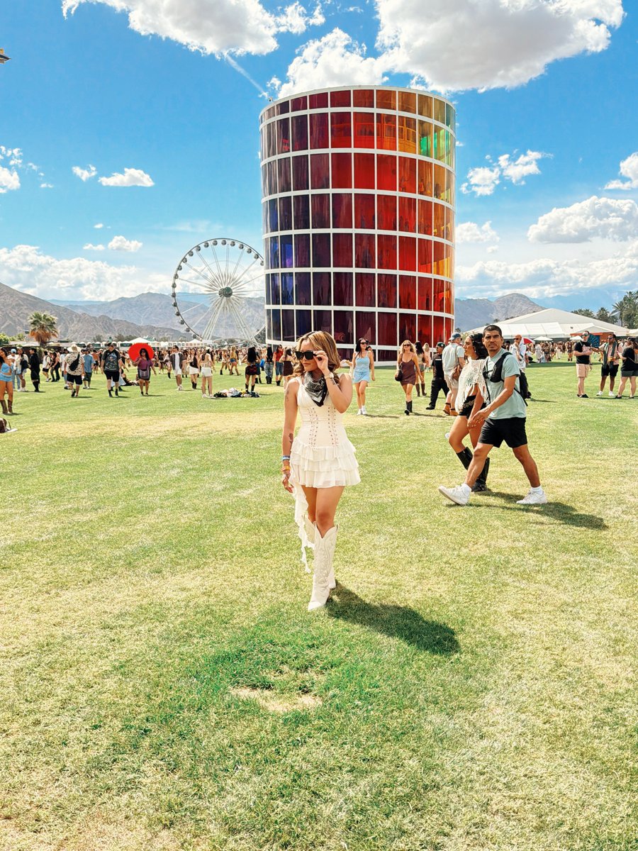 alyza_xXx's tweet photo. Coachella Day 1 https://t.co/nFOOFMSA1J
