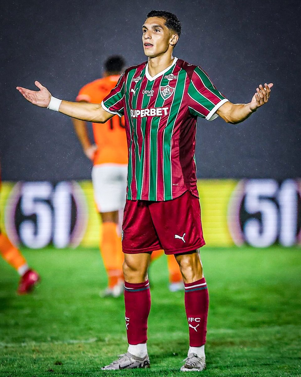 KEVIN SERNA é o pior jogador do elenco do Fluminense. 

Atleta sem habilidade que não agrega em NADA, briga com a bola, não sabe conduzir, não sabe tocar, não sabe chutar, corre errado, dribla pro lado errado.

Tem que ser vendido urgentemente no meio do ano. #ForaKevinSerna