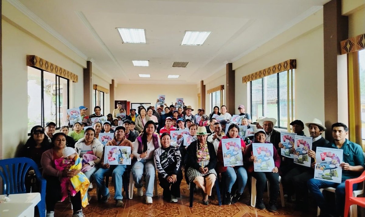 #Loja | Con el apoyo de FUNDER el #MAGP impulsa la educación financiera en el cantón #Paltas, fortaleciendo las capacidades de emprendimientos rurales.
Productores locales participaron en un taller práctico que les permitió mejorar la gestión de recursos y optimizar ingresos.